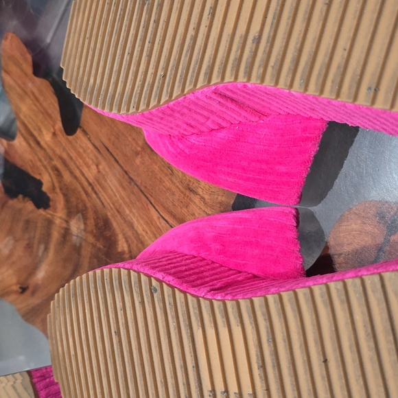 Pink Wedges with Ribbed Texture 10 - Picture 5 of 7